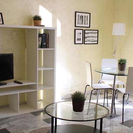 Appartamento Re Di Roma/Cozy Flat For Six Persons Екстер'єр фото