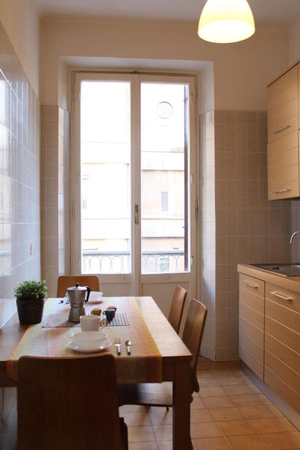 Appartamento Re Di Roma/Cozy Flat For Six Persons Екстер'єр фото